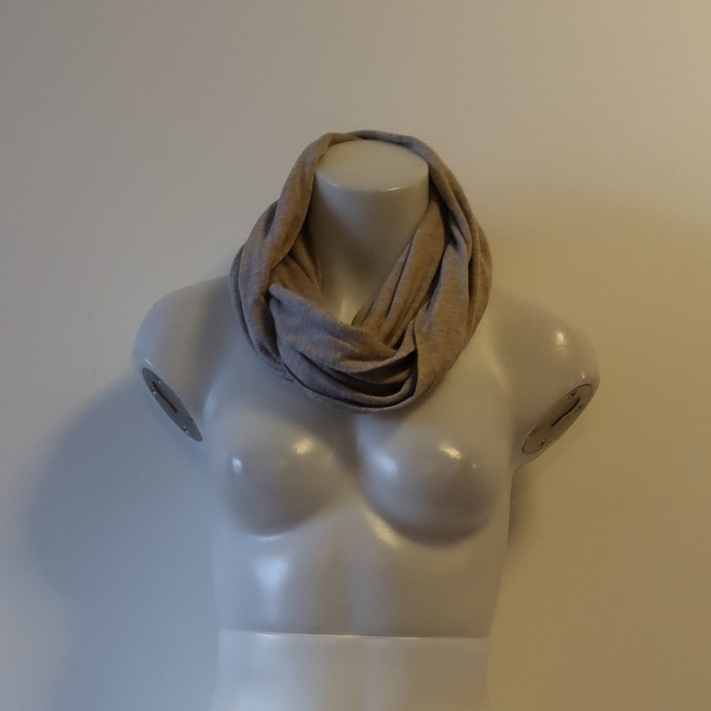 SPLENDID TAUPE INFINITY SCARF OS *